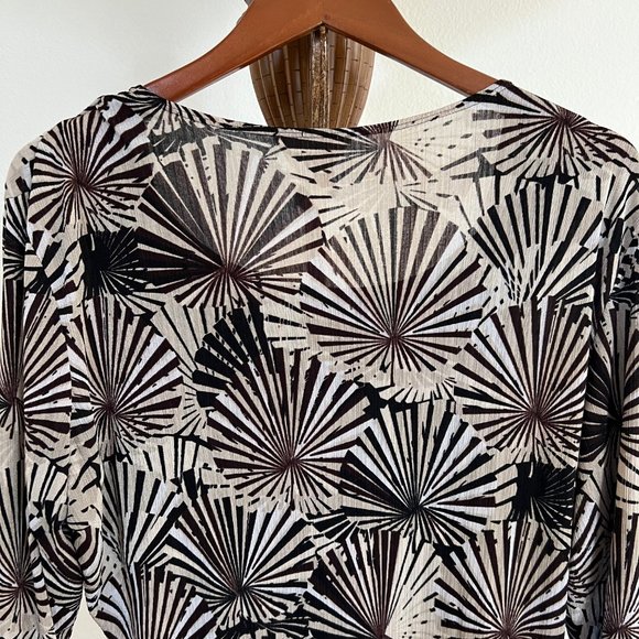 Women Size XL Shell Print Surplice V-Neck Faux Wrap Side Ruched Layered-Look Top - Picture 8 of 10